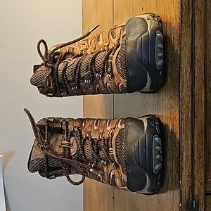 Men's Merrell hiking boots 9.5